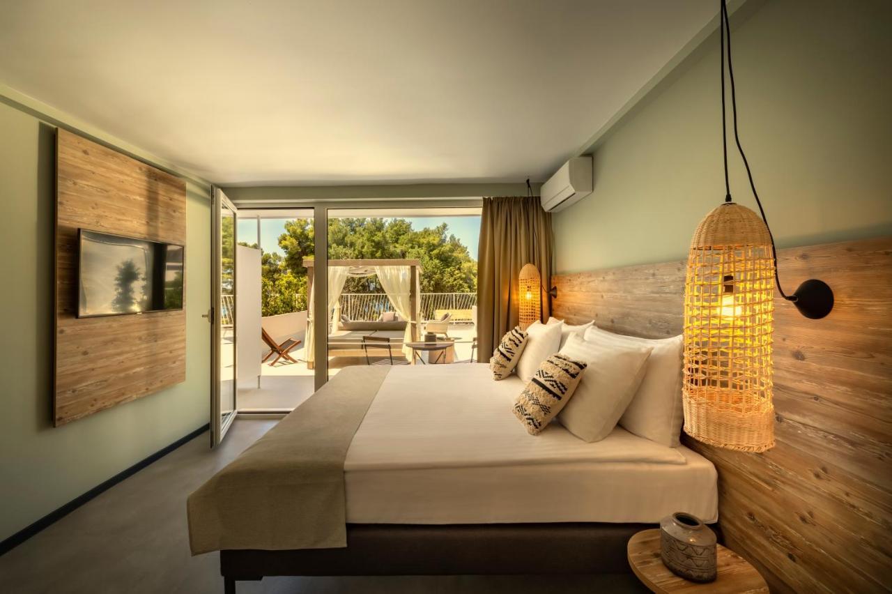 Places Hvar By Valamar Hotel 3*
